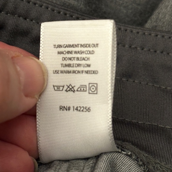 Figs scrubs bottoms, gray with blue drawstrings. Women’s XS Technical Collection - Picture 12 of 12